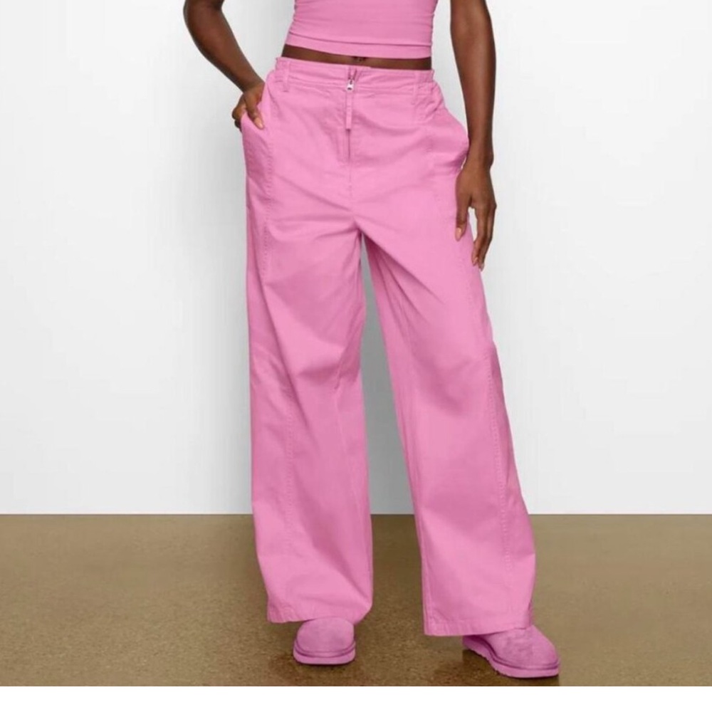 NWOT skims outdoor woven pants XS bubblegum. Perfect new condition